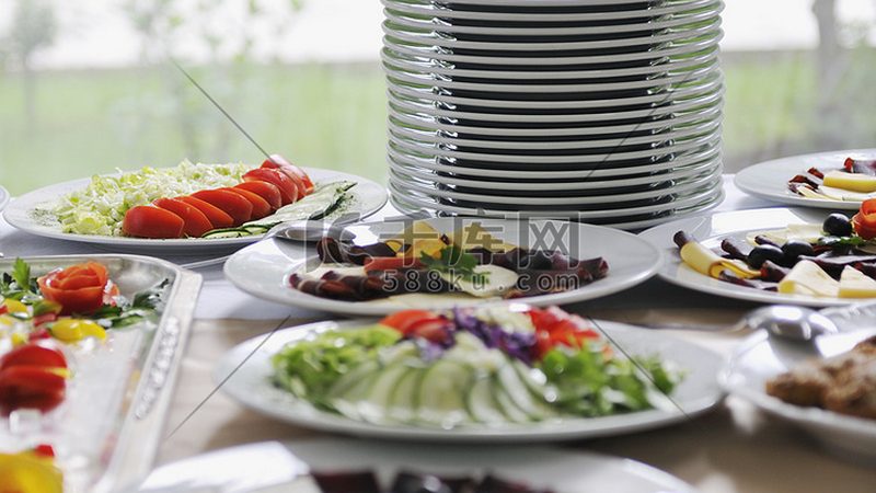 儿童膨化食品的安全标准高于普通膨化食品，主要关注以下几个方面：